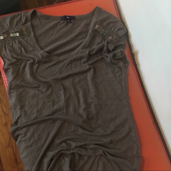 Dark taupe beaded shoulder t shirt - Picture 2 of 4